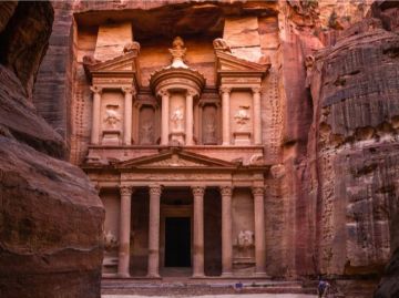  بسبب الأحوال الجوية .. إيقاف زيارة البترا عند الساعة 2 ظهرا الأربعاء