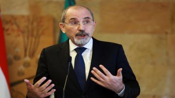 الصفدي يؤكد تضامن الأردن الكامل مع دول مجلس التعاون الخليجي