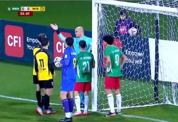 بسبب شباك ممزقة.. إلغاء هدف يشعل موجة غضب في الدوري الأردني (فيديو) بسبب شباك ممزقة.. إلغاء هدف يشعل موجة غضب في الدوري الأردني (فيديو)