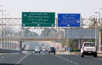 بعد هجمات بمسيرات حريق في وحدات بمصفاة ميناء الأحمدي بعد هجمات بمسيرات حريق في وحدات بمصفاة ميناء الأحمدي