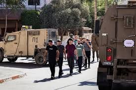 الاحتلال يعتقل أربعة مواطنين من الولجة شمال غرب بيت لحم