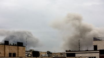 إسرائيل تقول إنها قصفت مجمعا ينتج أسلحة للبحرية الإيرانية