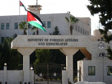 الأردن يدين الاعتداء الإسرائيلي على بنى تحتية عسكرية في جنوب سوريا الأردن يدين الاعتداء الإسرائيلي على بنى تحتية عسكرية في جنوب سوريا