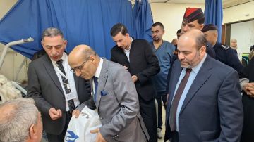 متصرف الرصيفة ومدير الأوقاف يشاركون المرضى في مستشفى الأمير فيصل فرحة العيد متصرف الرصيفة ومدير الأوقاف يشاركون المرضى في مستشفى الأمير فيصل فرحة العيد