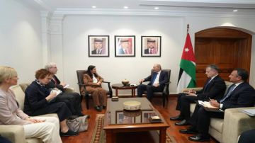 الصفدي يحذر من استمرار إسرائيل في تقييد حق العبادة للمسلمين والمسيحيين