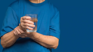 أعراض باركنسون تختلف بين الرجال والنساء.. إليك أبرز الفروقات أعراض باركنسون تختلف بين الرجال والنساء.. إليك أبرز الفروقات