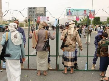 الحوثي يبدي استعدادا للوقوف عسكريا مع إيران وسط تحذيرات أممية