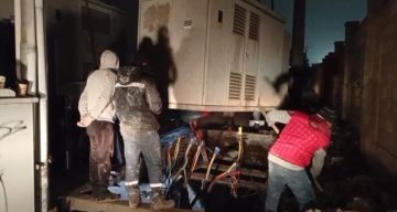 كوادر كهرباء الطفيلة تعامل مع عطل محول إثر صاعقة رعدية بأقصى درجات الجاهزية