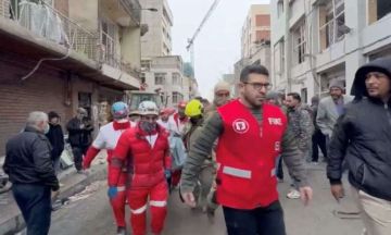 مقتل 15 شخصا في غارة جوية على مصنع بوسط إيران