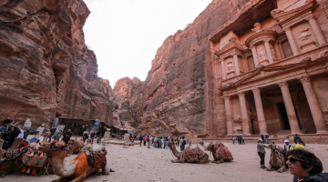 البترا تستقبل 2295 زائرا خلال أول ثلاثة أيام من عطلة العيد