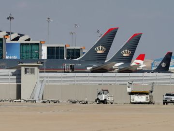 بدء سريان إغلاق الاجواء الأردنية امام جميع الطائرات القادمة والمغادرة والعابرة بدء سريان إغلاق الاجواء الأردنية امام جميع الطائرات القادمة والمغادرة والعابرة