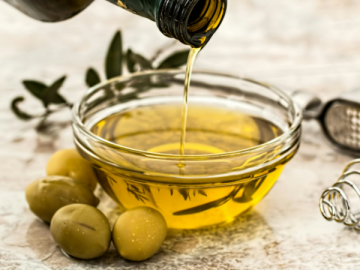 الغذاء والدواء: أسعار مخفضة لزيت الزيتون المستورد في صفحات غير معتمدة عاجل