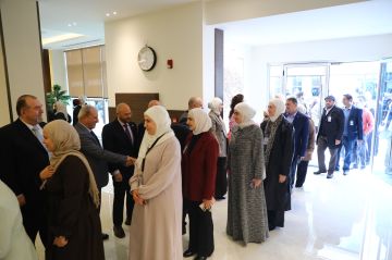 أسرة جامعة الشرق الأوسط تتبادل التهاني بمناسبة عيد الفطر السعيد أسرة جامعة الشرق الأوسط تتبادل التهاني بمناسبة عيد الفطر السعيد