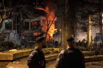 انفجارات قوية في سماء القدس إثر صاروخ إيراني انفجارات قوية في سماء القدس إثر صاروخ إيراني