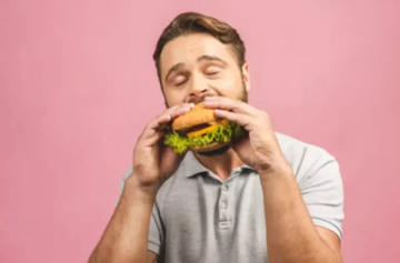 سبب الجوع المستمر- طبيب يحذر: هذه الأمراض تجعلك جائعا دائما