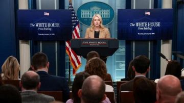 البيت الأبيض عن استقالة مدير مكافحة الإرهاب: ادعاءات خاطئة بشأن إيران البيت الأبيض عن استقالة مدير مكافحة الإرهاب: ادعاءات خاطئة بشأن إيران