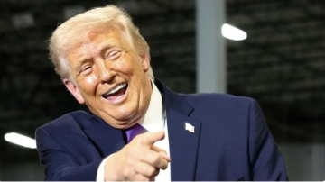 تقرير: رقم هاتف ترمب الشخصي يباع في السوق السوداء بين رجال الأعمال والصحافيين تقرير: رقم هاتف ترمب الشخصي يباع في السوق السوداء بين رجال الأعمال والصحافيين