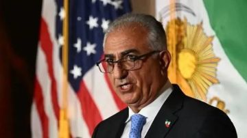  لا مكان لك في قيادة إيران .. كيف وقع رضا بهلوي في شر أعماله مع المستشار المزيف؟