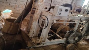 ضبط حفارة بئر مخالفة في المفرق ضبط حفارة بئر مخالفة في المفرق