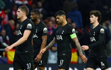 مدرب شهير يعرض نفسه كـ قارب إنقاذ لتوتنهام