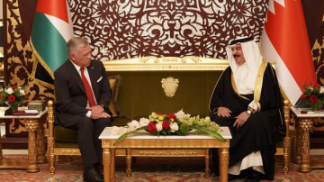 الملك والعاهل البحريني يبحثان هاتفيا التصعيد الإقليمي الخطير