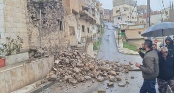 انهيار واجهة منزل قديم في الكرك - صور انهيار واجهة منزل قديم في الكرك - صور