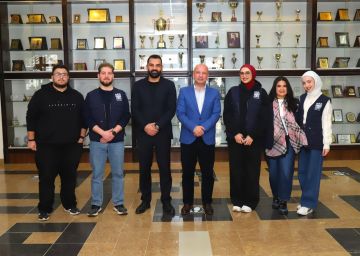 عمادة شؤون الطلبة بجامعة البترا تكرم فريق سفراء الجامعة