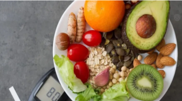 أفضل الأطعمة للمساعدة على استقرار مستويات السكر في الدم أفضل الأطعمة للمساعدة على استقرار مستويات السكر في الدم