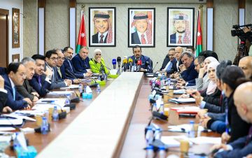 العمل النيابية تناقش معدل الضمان مع جمعيتي البنوك ورجال الأعمال العمل النيابية تناقش معدل الضمان مع جمعيتي البنوك ورجال الأعمال