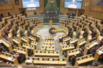 العمل النيابية تعقد مؤتمرا صحفيا حول قانون الضمان