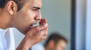 الاستيقاظ برائحة الفم الكريهة.. الأسباب وطرق العلاج الاستيقاظ برائحة الفم الكريهة.. الأسباب وطرق العلاج