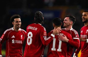 بعد اهتمام ريال مدريد.. ليفربول يعلن رسميا تجديد عقد نجم من الفريق