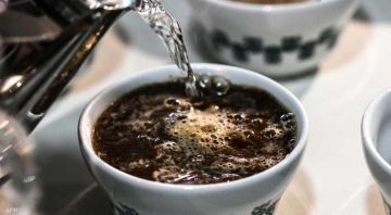 ماذا يحدث للجسم عند قطع الكافيين فجأة؟