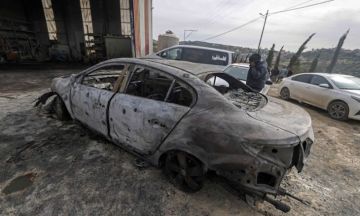 إصابة 3 فلسطينيين وحرق مبنى في هجوم مستوطنين على قرية جالود بالضفة