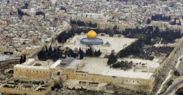 الاحتلال يواصل إغلاق المسجد الأقصى لليوم الـ24 على التوالي الاحتلال يواصل إغلاق المسجد الأقصى لليوم الـ24 على التوالي