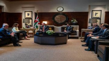 الملك يؤكد ضرورة استعادة التهدئة بالشرق الأوسط عبر الحوار والدبلوماسية الملك يؤكد ضرورة استعادة التهدئة بالشرق الأوسط عبر الحوار والدبلوماسية