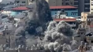 تضرر 12 ألف مبنى في طهران جراء الغارات الأمريكية الإسرائيلية تضرر 12 ألف مبنى في طهران جراء الغارات الأمريكية الإسرائيلية