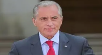 رئيس الوزراء يهنئ الملك وولي العهد والأردنيين بعيد الفطر