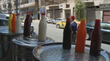 إتلاف 11 ألف لتر من العصائر الرمضانية المخالفة في عمان