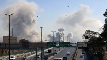 مقتل 15 شخصا في غارة جوية على مصنع بوسط إيران