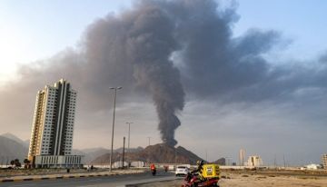 الإمارات: الدفاعات الجوية تعاملت مع 4 صواريخ و6 طائرات مسيرة إيرانية الإمارات: الدفاعات الجوية تعاملت مع 4 صواريخ و6 طائرات مسيرة إيرانية