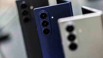 الكشف عن سرعات شحن هاتفي Galaxy Z Fold 8 وZ Wide Fold الكشف عن سرعات شحن هاتفي Galaxy Z Fold 8 وZ Wide Fold