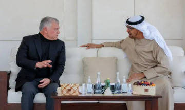 الملك ورئيس الإمارات يؤكدان ضرورة وقف الاعتداءات الإيرانية على دول المنطقة