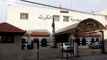 بلدية الكرك تحذر المواطنين من إغلاق بعض العبارات وتحويل مجاري المياه بلدية الكرك تحذر المواطنين من إغلاق بعض العبارات وتحويل مجاري المياه