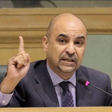 طارق خوري : بعض الوزراء السابقون يوزعون وطنيات كذابه طارق خوري : بعض الوزراء السابقون يوزعون وطنيات كذابه