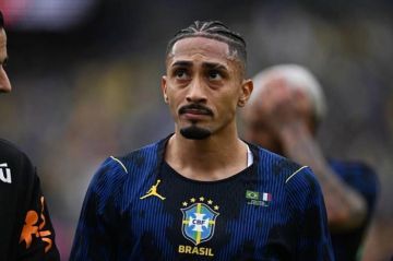 إصابة رافينيا مع البرازيل تبعثر أوراق أنشيلوتي وفليك