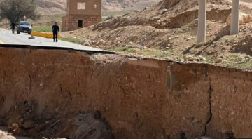 إنشاء تحويلة مرورية بعد انهيار الطريق الملوكي بين الطفيلة والكرك إنشاء تحويلة مرورية بعد انهيار الطريق الملوكي بين الطفيلة والكرك