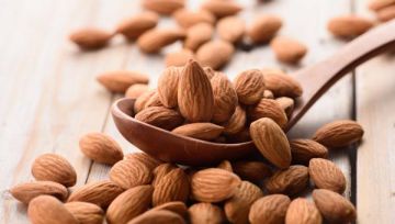 فوائد تناول اللوز بشكل يومي