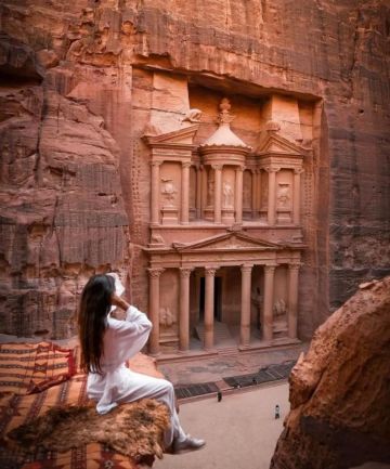 595 زائرا للبترا خلال أول أيام عيد الفطر 595 زائرا للبترا خلال أول أيام عيد الفطر