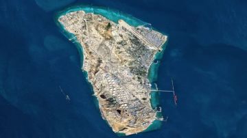 صحيفة: واشنطن تدرس نشر مشاة للبحرية والسيطرة على جزر إيرانية لإعادة فتح مضيق هرمز صحيفة: واشنطن تدرس نشر مشاة للبحرية والسيطرة على جزر إيرانية لإعادة فتح مضيق هرمز